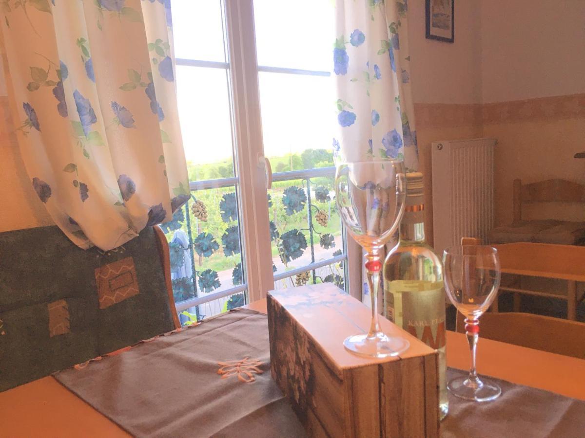 בורוויילר Ferienwohnung Suedpfalzblick מראה חיצוני תמונה